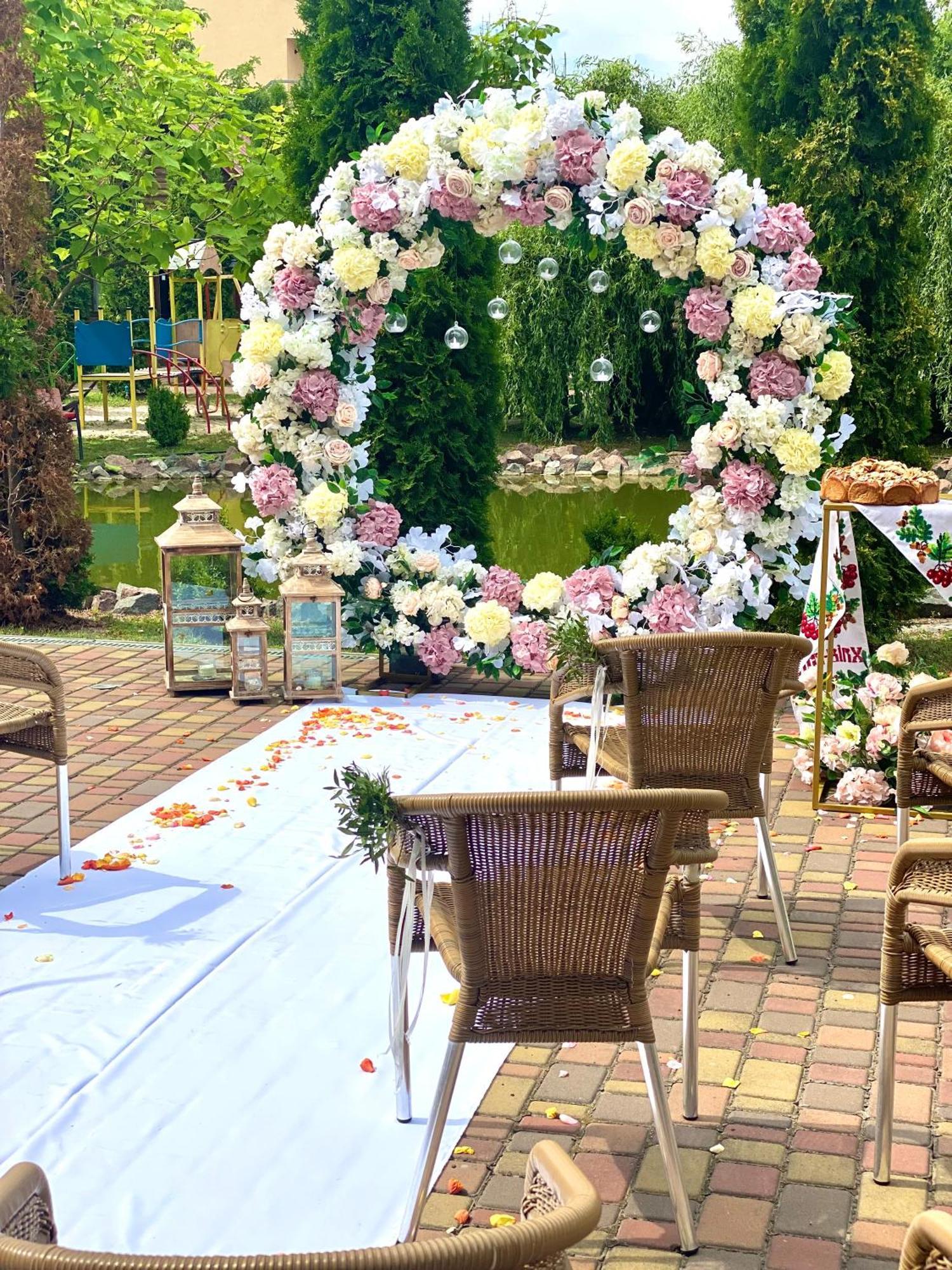 Райский Дворик Pogreby  Exteriör bild